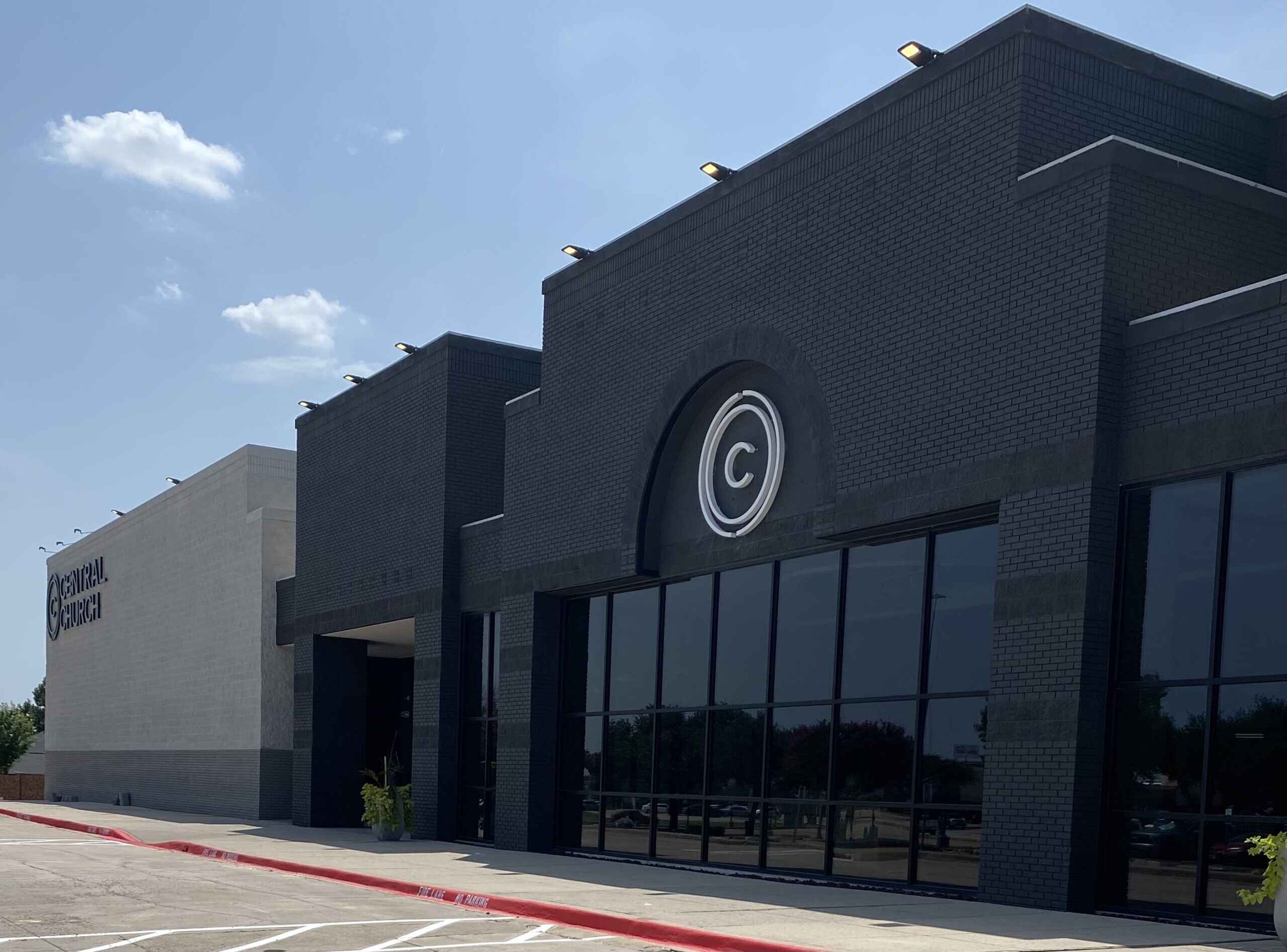 Outside view of Lionheart Children's Academy in Plano, TX